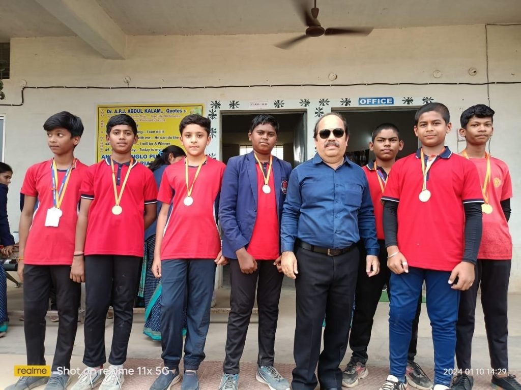 एंजेल एंग्लो हाई स्कूल में 19वीं वार्षिक स्पोर्ट्स मीट का हुआ समापन, छात्र-छात्राओं संग फैकल्टी ने लिया हिस्सा येलो हाउस की टीम ने मारी बाज़ी