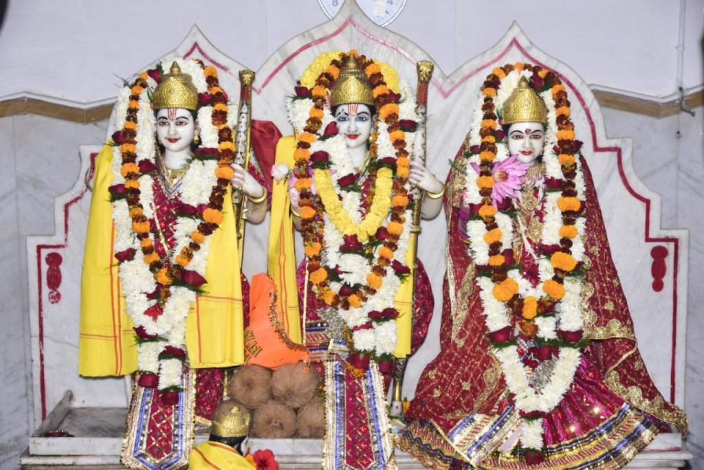 उप मुख्यमंत्री अरुण साव ने रामलला की प्राण-प्रतिष्ठा के अवसर पर श्रीराम मंदिर में की पूजा-अर्चना