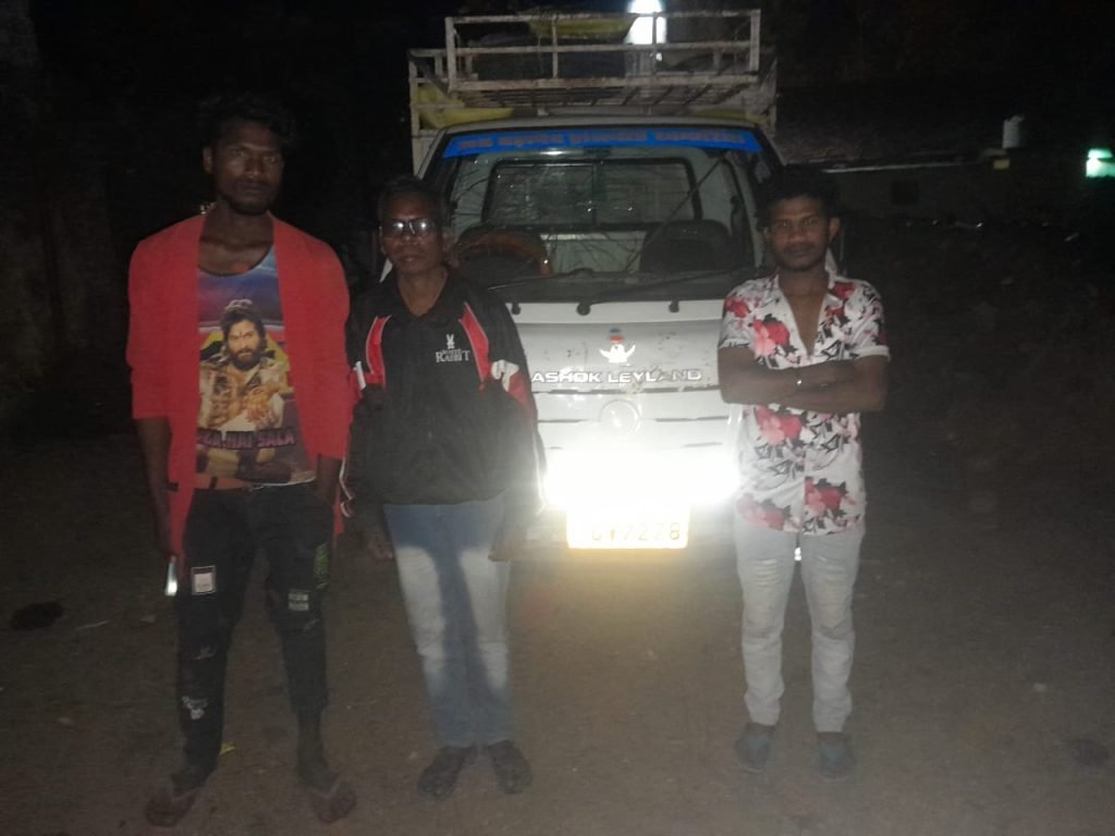 अवैध धान परिवहन 55 कट्टा के साथ अशोक लि- लैंड नामक वाहन पकड़ाया