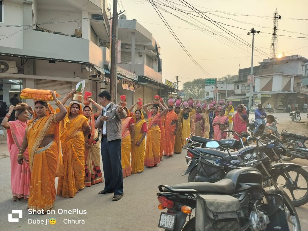 कलश यात्रा के साथ श्री शिव महापुराण का शुभारंभ