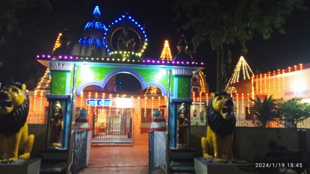 स्वच्छ तीर्थ अभियान के तहत जिले के मंदिरों देवालयों की हो रही साफ सफाई