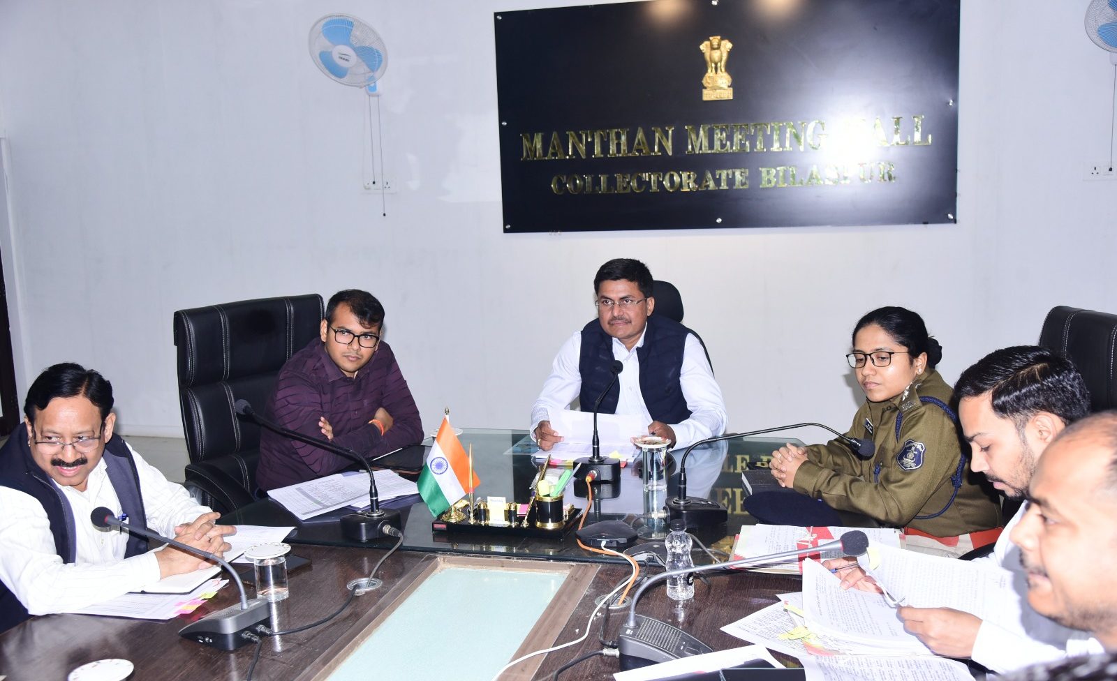 सरकारी फार्म हाऊस से अवैध कब्जा हटाने कलेक्टर ने दिए निर्देश