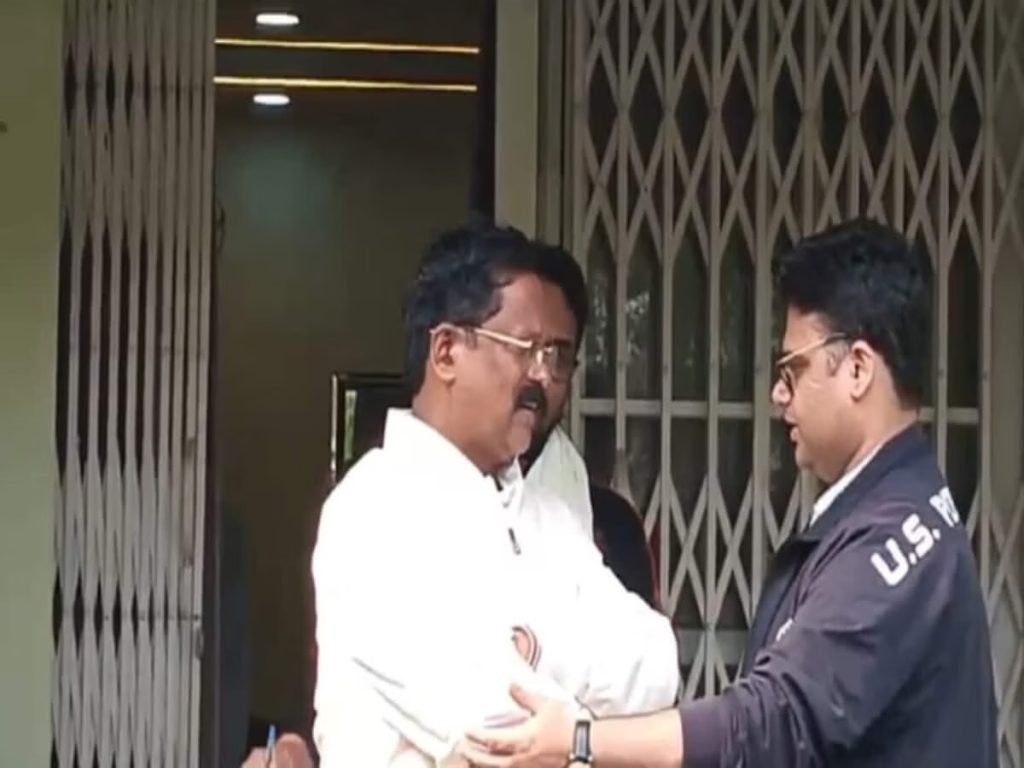 पूर्व मंत्री अमरजीत भगत के ठिकानों पर 5 दिन बाद इनकम टैक्स की छापेमारी खत्म, जानिए- कितना खजाना मिला