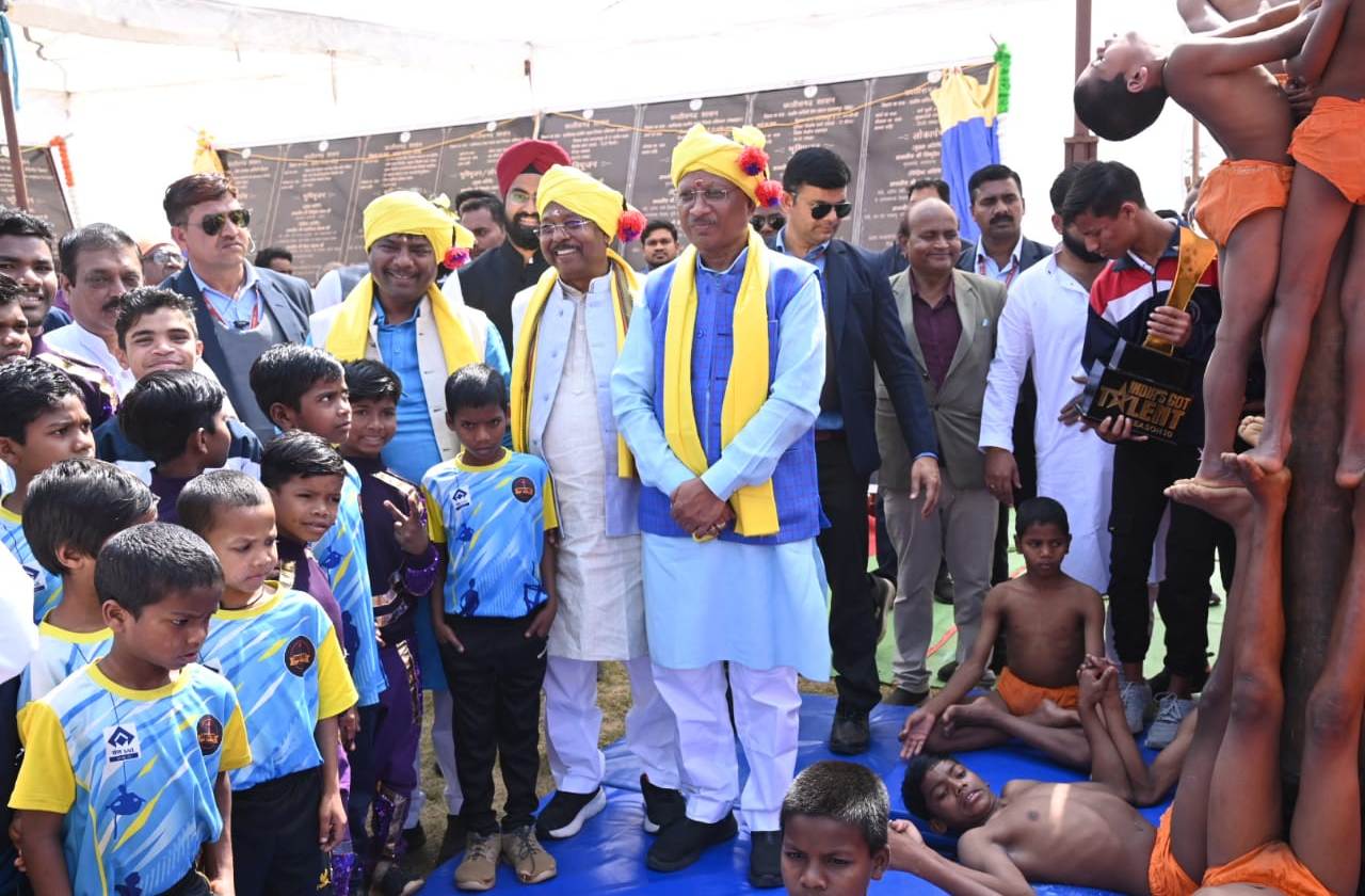 मलखंब खिलाड़ियों ने दिखाया शानदार प्रदर्शन