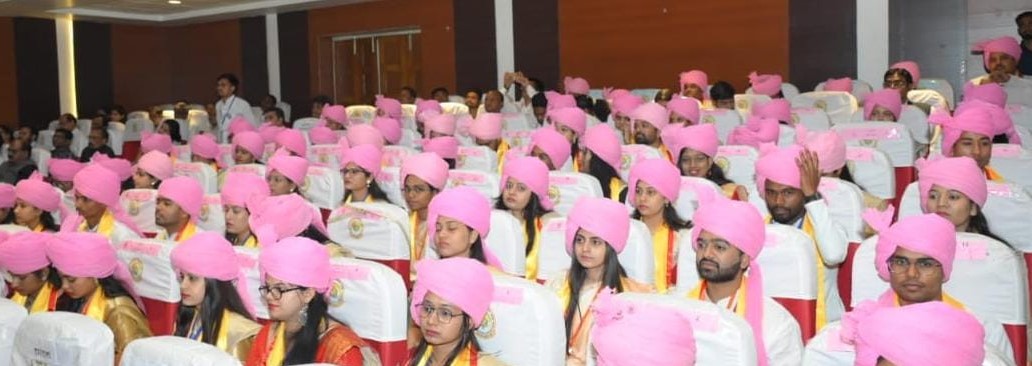 विद्यार्थियों को सामाजिक सरोकारों से जुड़े विषयों पर शोध करना चाहिए: राज्यपाल श्री हरिचंदन