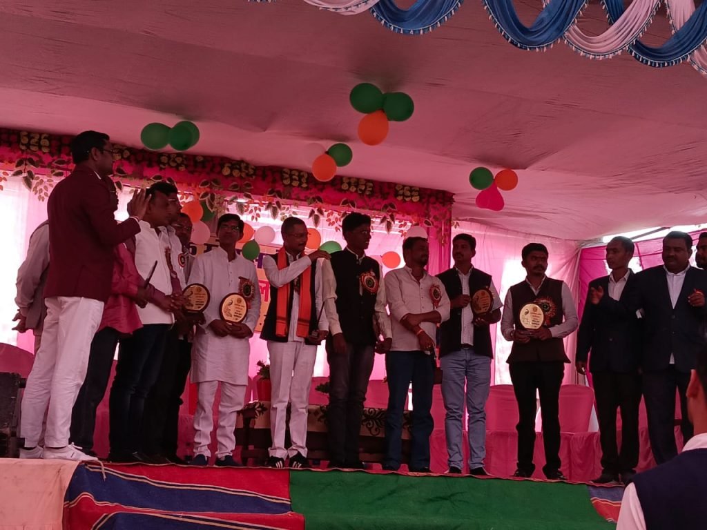 निजी कचना ध्रुवा महाविद्यालय में मनाए 18 वें वार्षिक सम्मेलन