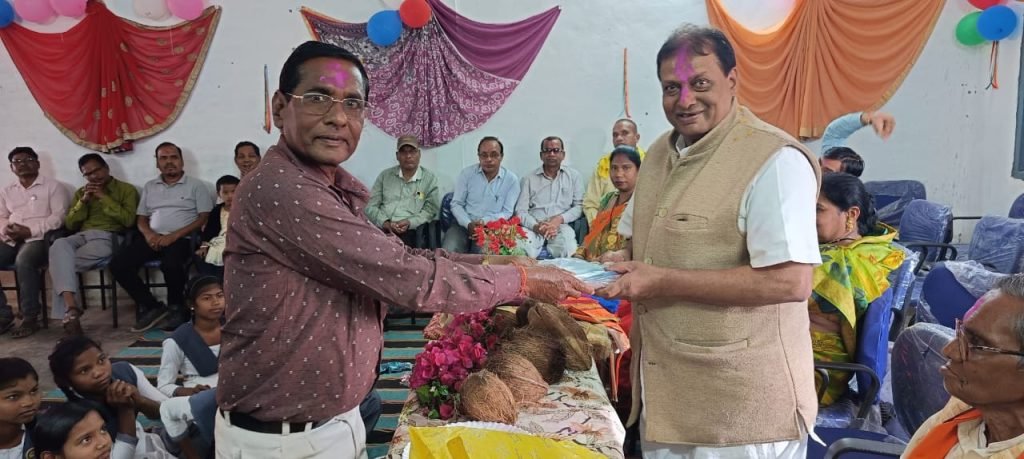 सेवानिवृत्त हुए प्राचार्य रुपेंद्र साहु को दी भावभीनी विदाई