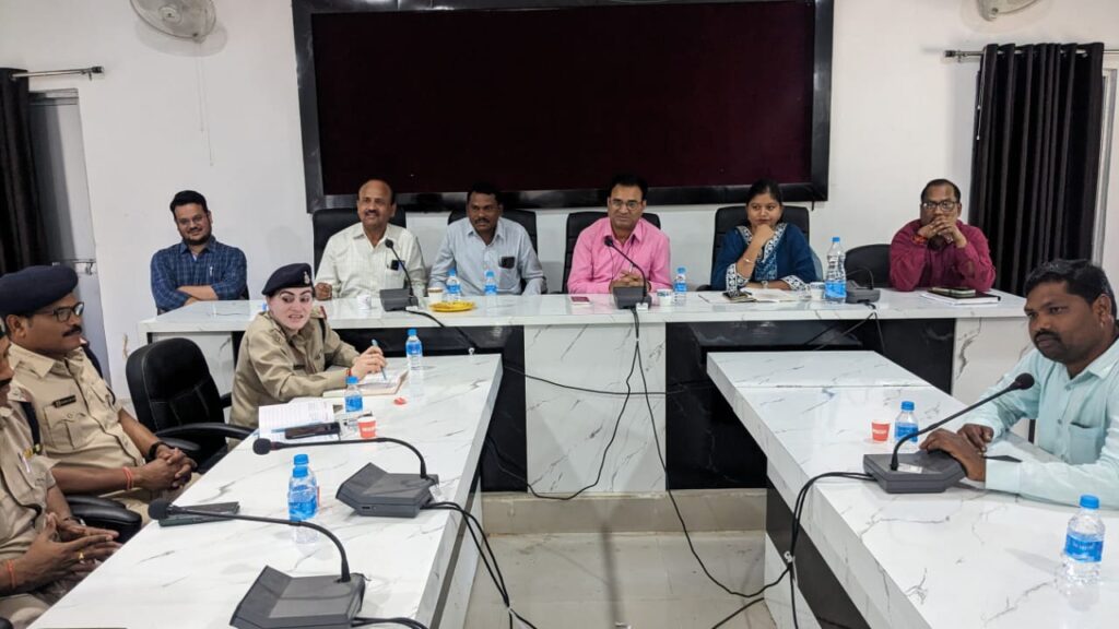 सौहार्दपूर्ण तरीके से होली मनाने शांति समिति की बैठक उदयपुर जनपद सभा कक्ष में हुई संपन्न अनेक विषयों पर हुई चर्चा।