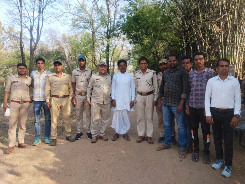 जय चांदा दाई प्राचीन गोंड गुफा में मनोकामना ज्योति प्रजवलित