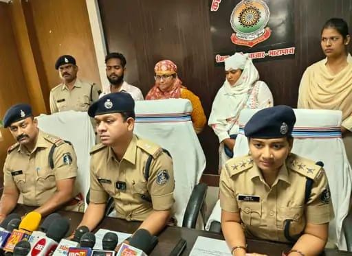 पत्रकारिता हुई शर्मशार:हनीट्रैप गैंग (सेक्स रैकेट) के 4 आरोपी गिरफ्तार, पत्रकार व विधायक प्रतिनिधि सहित 4 अन्य आरोपी फरार,ब्लैकमेलिंग कर पीड़ित से वसूले 41 लाख रुपए