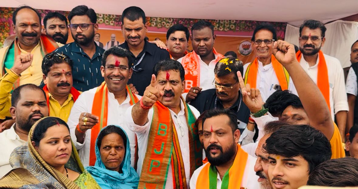 डिप्टी सीएम विजय शर्मा गरियाबंद जिले के दौरे में,कहा मोदी जी के 10 सालों का काम सिर्फ़ ट्रेलर था अभी फ़िल्म बाक़ी है