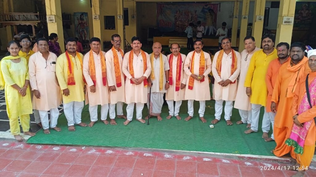 श्रीराम जन्मोत्सव में फूटे पटाखे, भजन एवं नृत्य के साथ मना रामनवमी