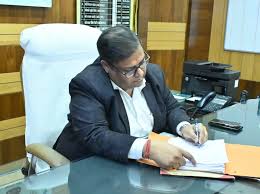 कलेक्टर श्री अग्रवाल ने प्राकृतिक आपदा के 2 प्रकरण में 8 लाख रुपये की सहायता राशि की स्वीकृत