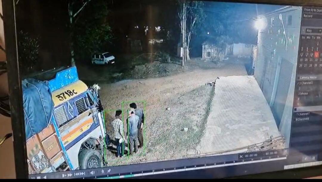 नेशनल हाईवे 130 में दो अलग-अलग मामलों में डीजल की हुई चोरी सीसीटीवी कैमरे में घटनाक्रम कैद