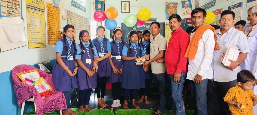 हरदी स्कूल का परीक्षा परिणाम घोषित आठवी में डालेश्वरी प्रथम