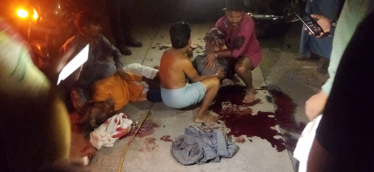 ग्रामीणों के खून से सर्वमंगला सड़क हुई लाल, पीड़ित को गंभीर अवस्था में ले जाया गया अस्पताल
