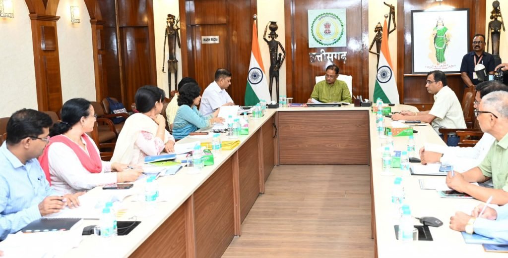 मैराथन बैठकों के पहले ही दिन मुख्यमंत्री श्री साय ने कहा – पारदर्शिता और तत्परता अनिवार्य