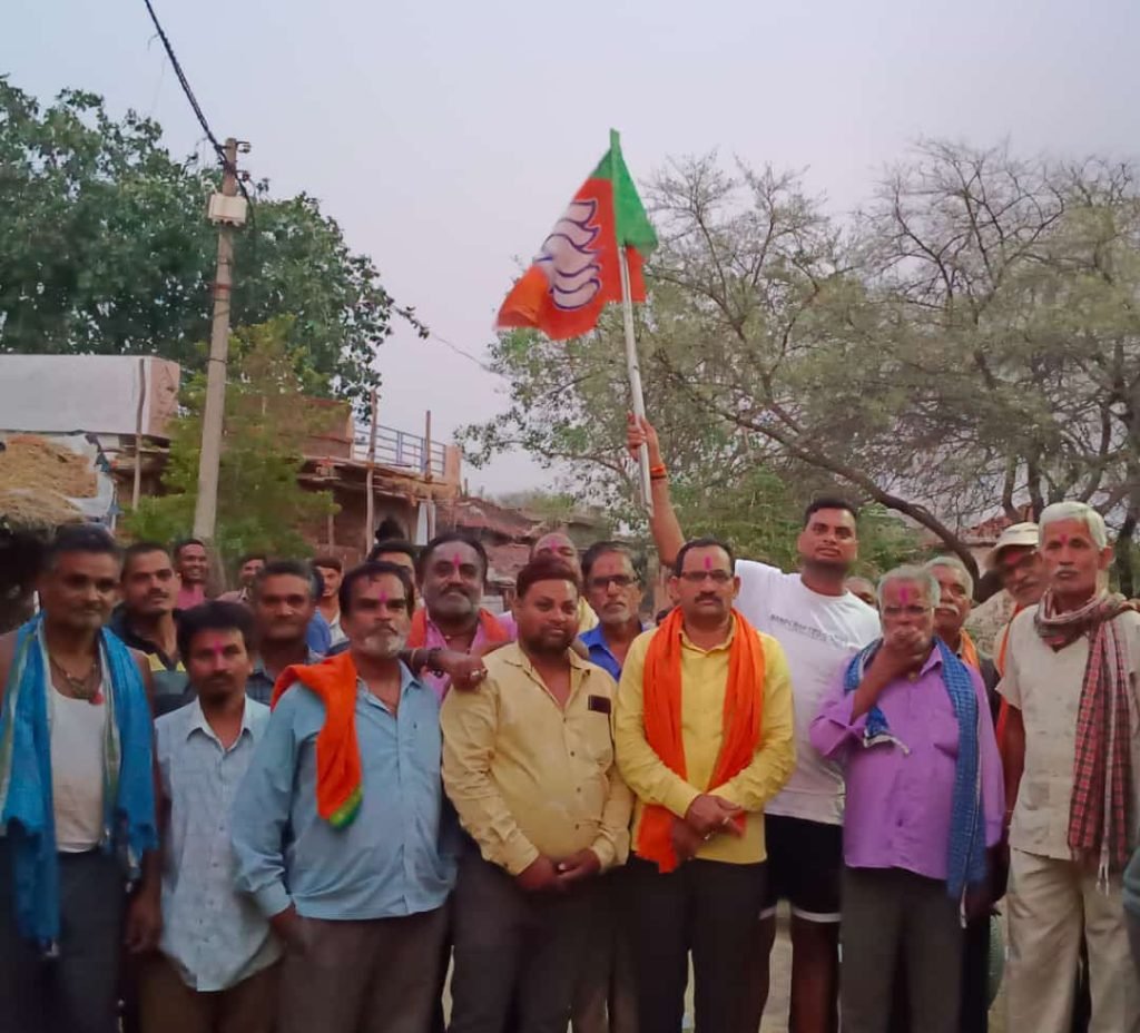 तोखन साहू के विजय होने पर हुई आतिशबाजी