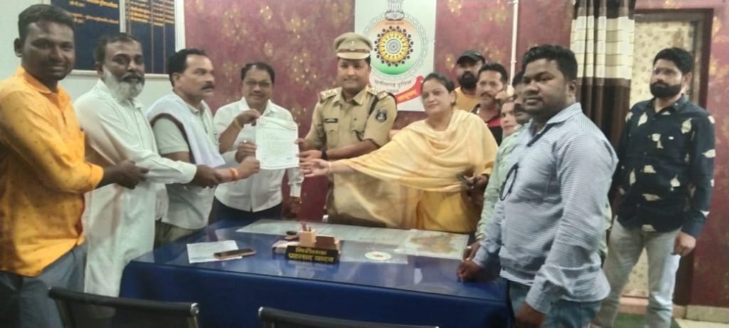 राहुल गाँधी क़े खिलाफ गाली गलौज वाली वायरल वीडियो को देख भड़के कॉंग्रेसी थाने पहुंच लिखाई रिपोर्ट