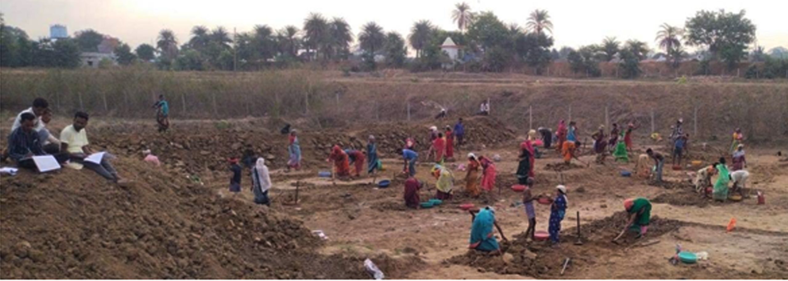  मनरेगा से श्रमिकों को मिल रहा रोजगार