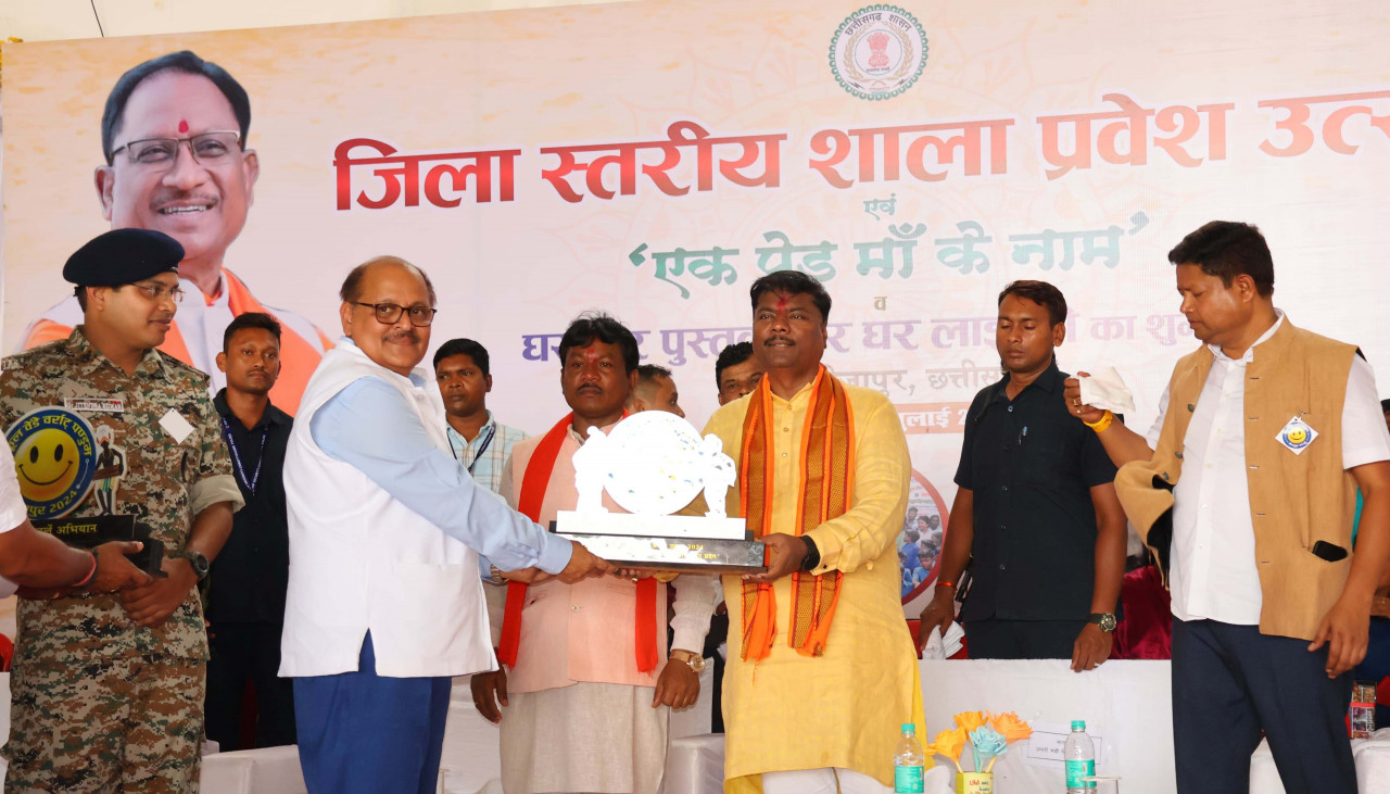 जिला शिक्षा के क्षेत्र में नई ऊंचाइयों को छू रहा है- मंत्री केदार कश्यप