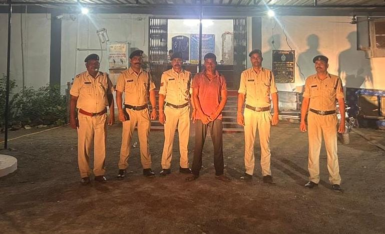 दो महिलाओं की हत्या करने वाला सीरियल किलर आरोपी जेल दाखिल