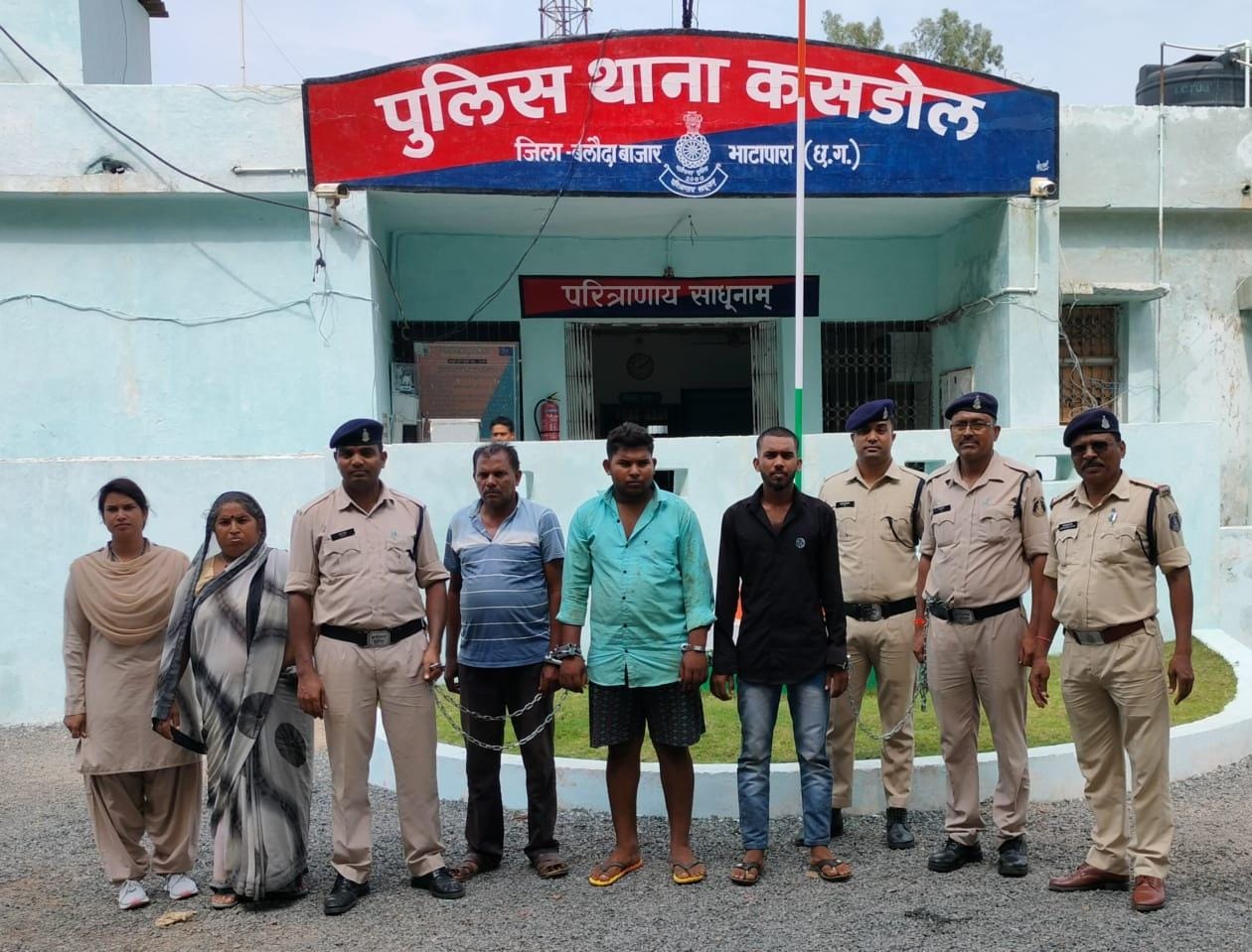 चार लोगों की नृशंस हत्या करने के एक अपचारी बालिका सहित पांच आरोपी गिरफ्तार