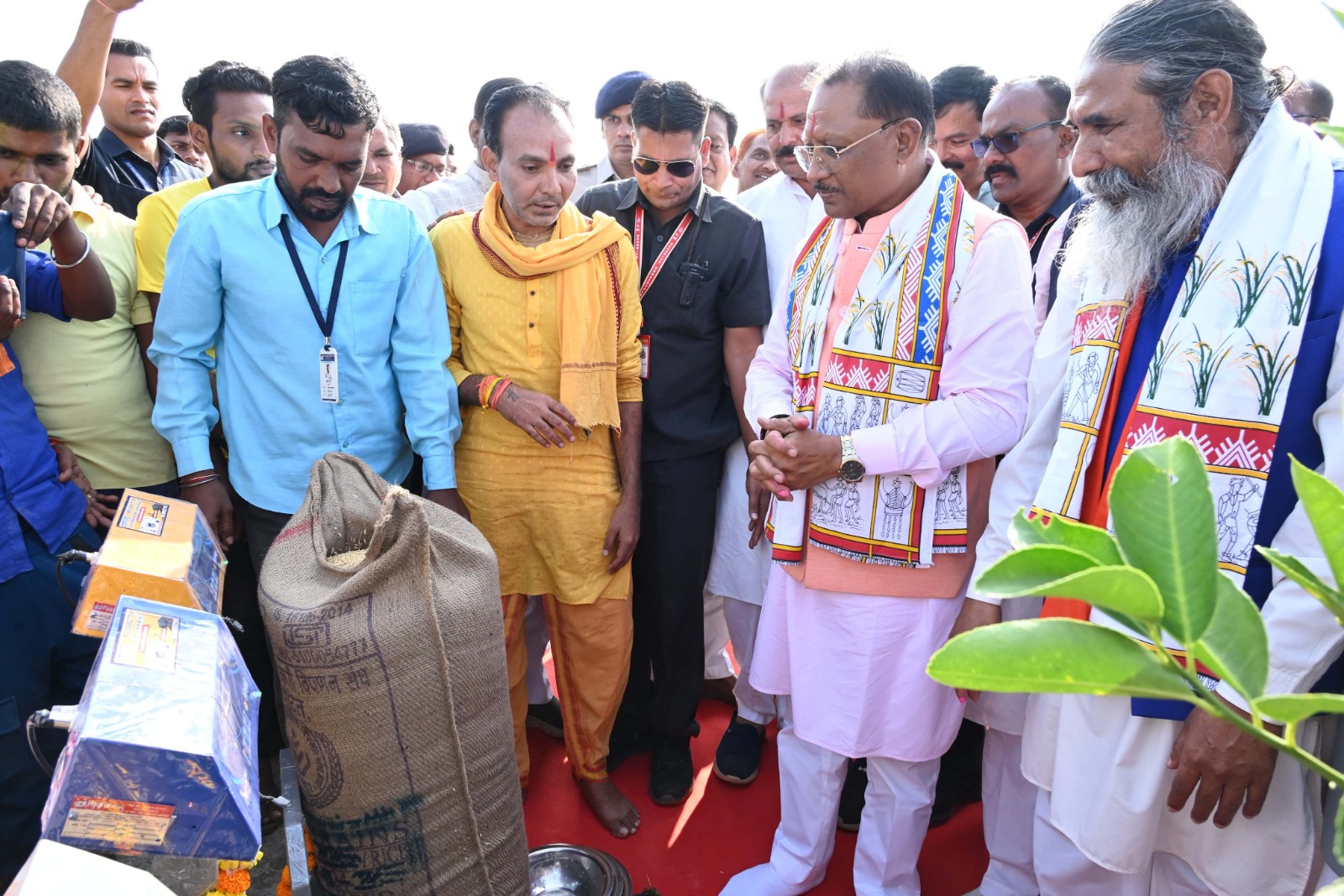 सीएम साय ने किया प्रदेशव्यापी धान खरीदी महापर्व का शुभारंभ