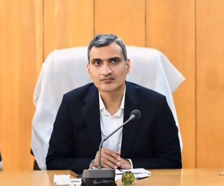 कलेक्टर ने असामयिक बारिश की सम्भावना को देखते हुए धान के सुरक्षित रखाव व बचाव के सभी ज़रूरी उपाय करने की निर्देश दिए