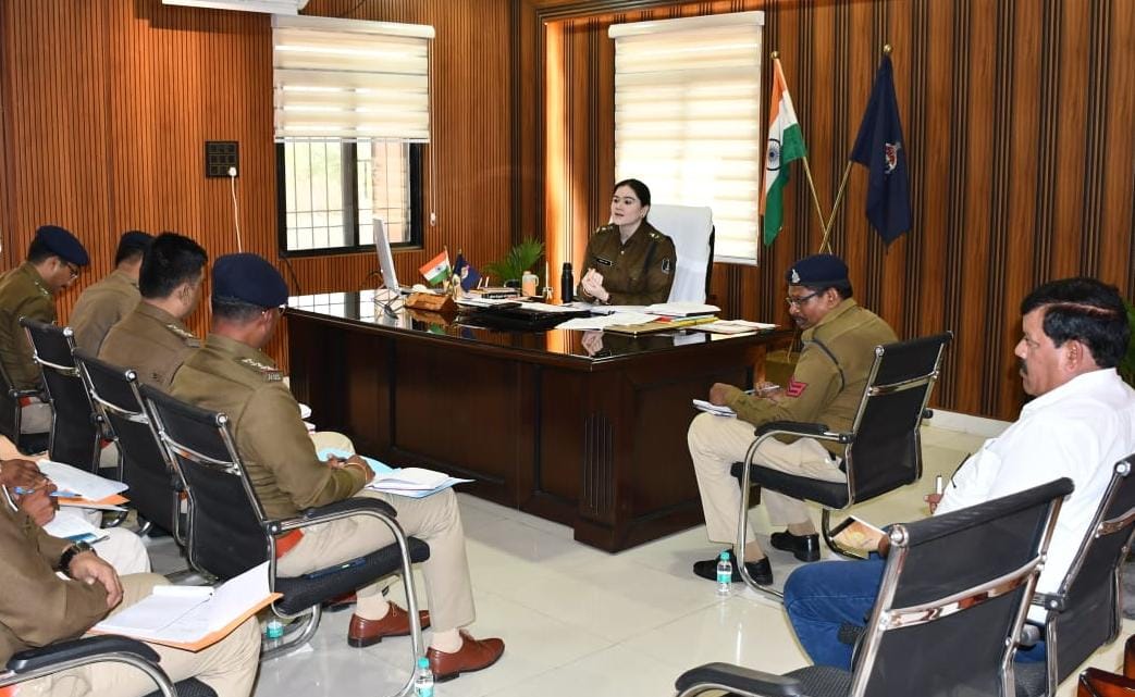 एसपी सुश्री अंकिता शर्मा ने दी लम्बित अपराधों का निराकरण करने के निर्देश