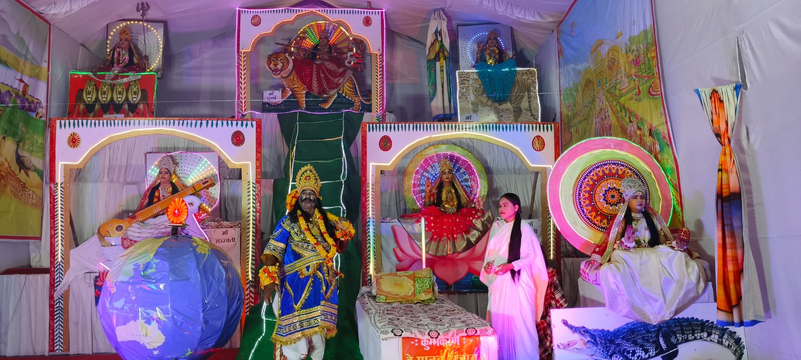 राजिम कुंभ कल्प में लगा चैतन्य नौ देवियों की झांकी : मां दुर्गा के स्वरूपों का हो रहा साक्षात दर्शन