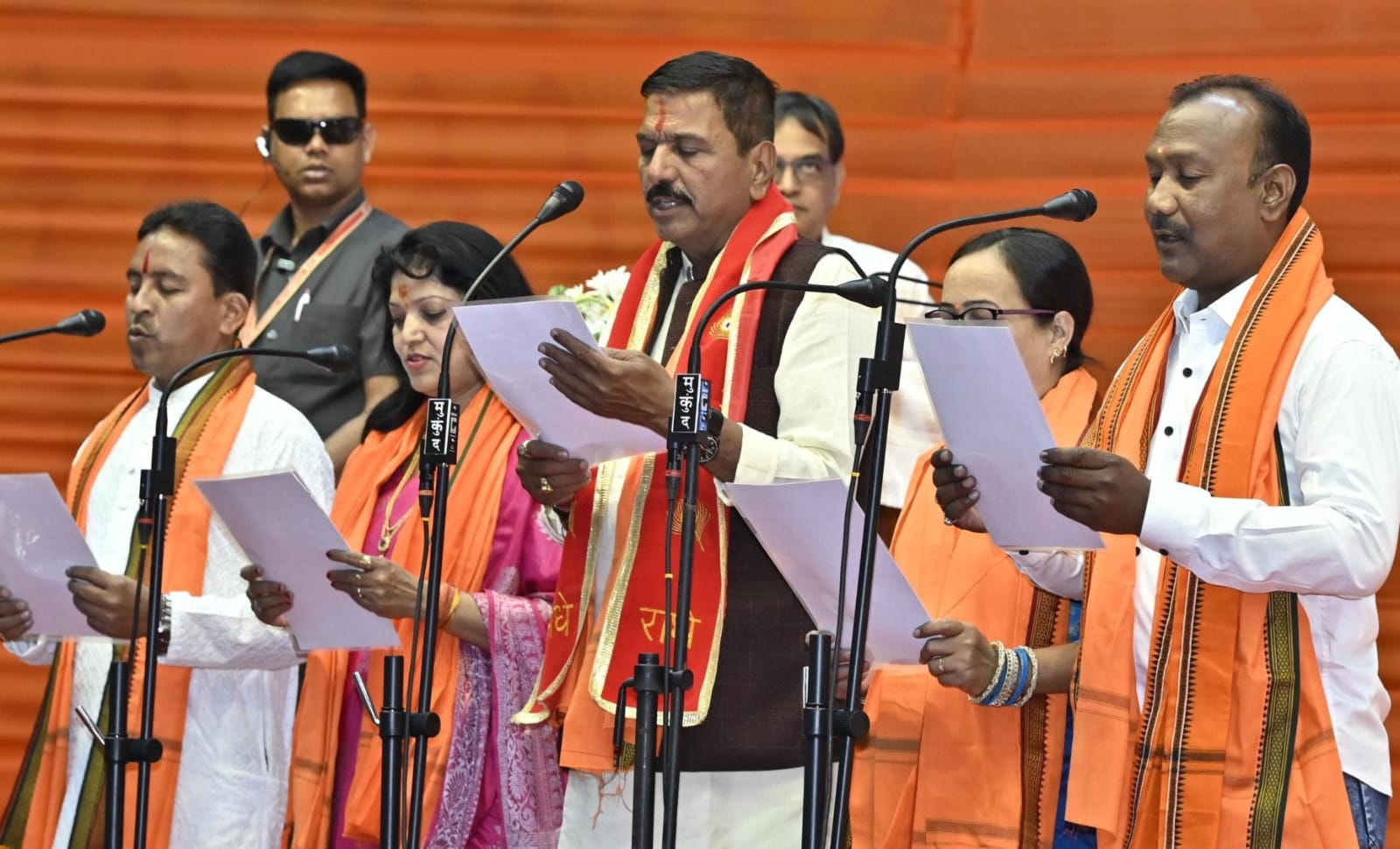 नगर निगम रायपुर के नव निर्वाचित महापौर एवं पार्षदों का शपथ ग्रहण सम्पन्न