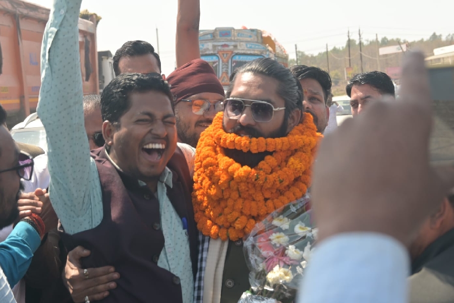 निर्भीक पत्रकार कुमार जितेन्द्र जायसवाल का सरगुजा में भव्य स्वागत,शहर की प्रथम नागरिक महापौर श्रीमती मंजूषा भगत ने किया अभिनंदन…