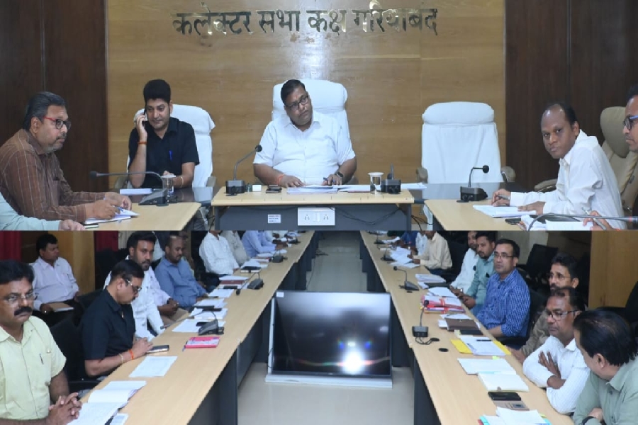 निर्माण कार्यों को गुणवत्तापूर्ण एवं निर्धारित समय-सीमा में करे पूर्ण – कलेक्टर श्री अग्रवाल