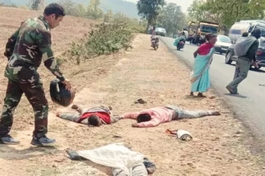 बाईक सवार को अज्ञात पिकअप ने मारी टक्कर , तीन कि मौके पर हुई मौत