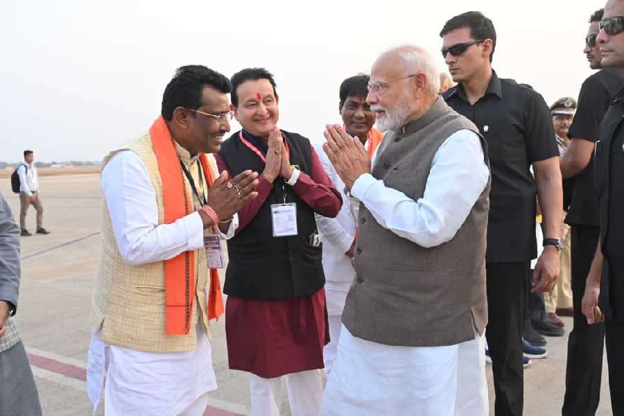 विधायक रोहित साहू ने छत्तीसगढ़ की पावन धरा पर प्रधानमंत्री नरेंद्र मोदी का स्वागत किया