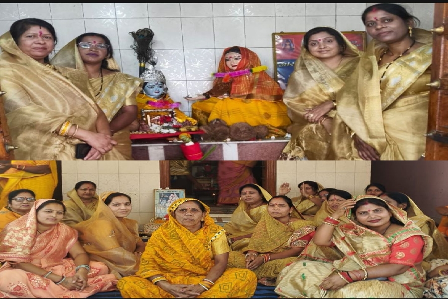 “गरियाबंद में भक्तिमय उत्साह के साथ मनाई संत माता कर्मा जयंती: भजन-कीर्तन, आरती और प्रसादी वितरण से गूंजा मां कर्मा मंदिर”