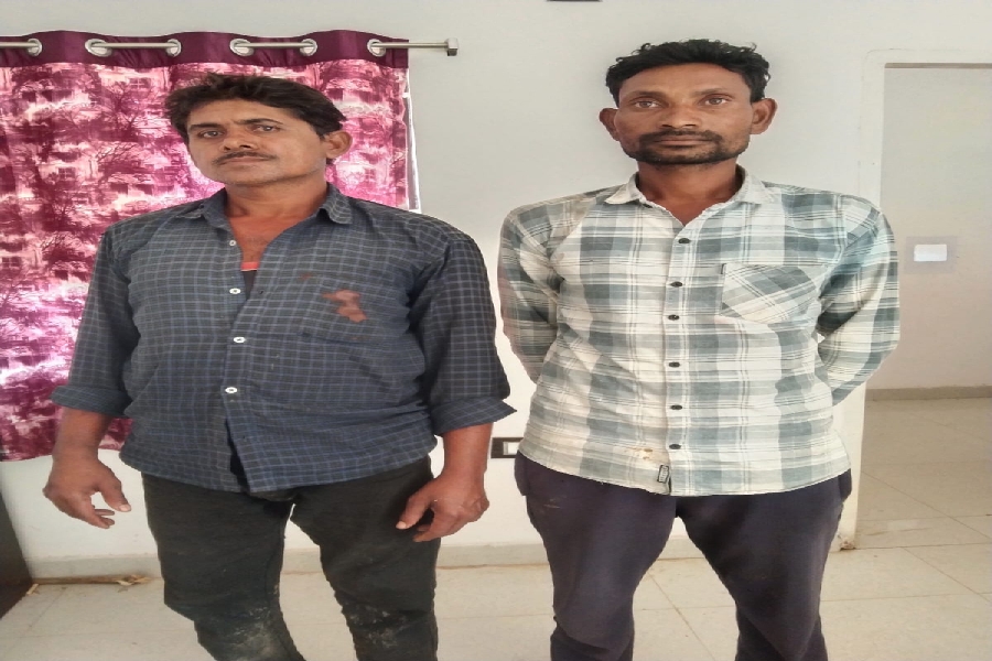छत्तीसगढ़ : गरियाबंद पुलिस की बड़ी कार्रवाई : 80 लीटर कच्ची महुआ शराब के साथ दो आरोपी गिरफ्तार