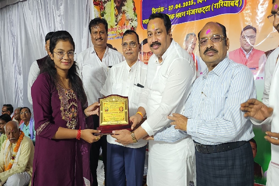 छत्तीसगढ़ : देवांगन समाज गरियाबंद का पांचवां वार्षिक सम्मेलन संपन्न: नारी सशक्तिकरण और सामाजिक एकजुटता पर रहा विशेष फोकस