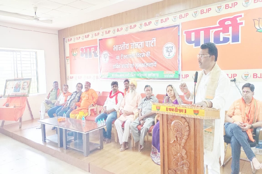 भाजपा ने गरियाबंद में धूमधाम से मनाया स्थापना दिवस