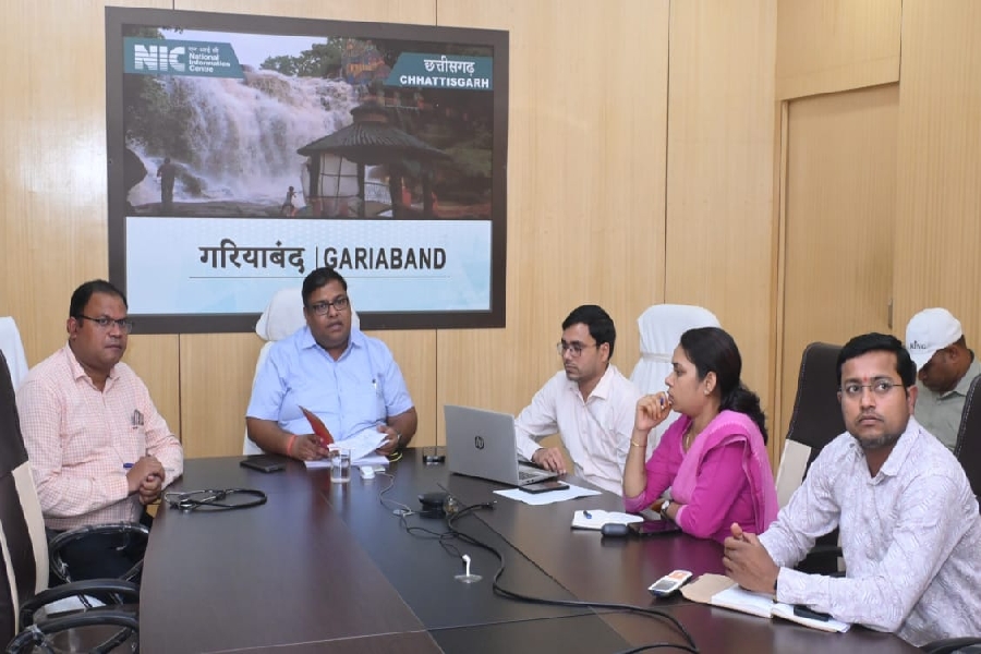 सुशासन तिहार के कार्यो को गंभीरतापूर्वक करें सुनिश्चित – कलेक्टर श्री अग्रवाल