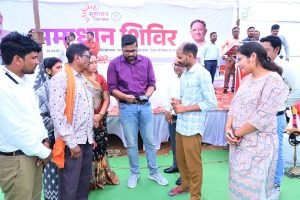 किसानों को नगद भुगतान