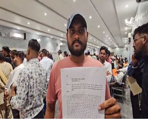CG News : पत्नी से परेशान पति ने कलेक्टर से मांगी इच्छा मृत्यु, पत्नी बोली – खुद वीडियो कॉल पर महिलाओं से करते हैं बातचीत
