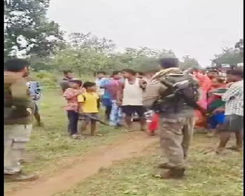 नक्सली कमांडर हिड़मा के गांव में गूंजी शहनाई, CRPF जवान बने दुल्हन के भाई