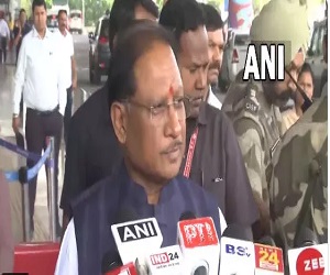 प्रधानमंत्री मोदी से मुलाकात करेंगे सीएम साय, दिल्ली रवाना हुए