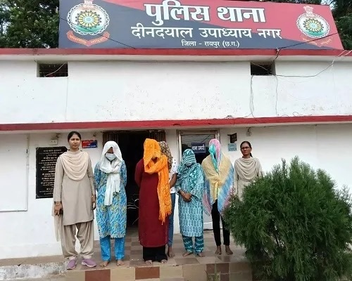 महादेव घाट मारपीट मामले में खुलासा, व्हाट्सएप चैटिंग से सेक्स रैकेट का पता चला
