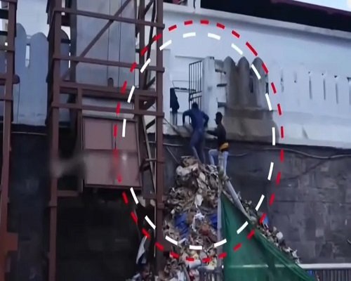 पुरी के जगन्नाथ मंदिर की सुरक्षा में बड़ी चूक, कूड़े के ढेर के सहारे अंदर घुसते दिखे 4 युवक, जांच के आदेश