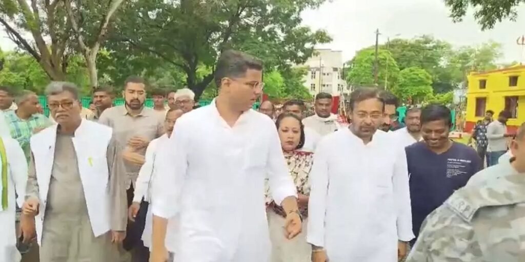 सचिन पायलट का रायपुर दौरा: जेल में चैतन्य बघेल से मिलने पहुंचे, महंत-शिव डहरिया समेत नेता मौजूद