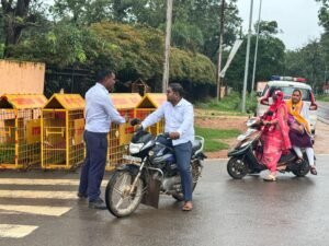 ट्रैफिक पुलिस अभियान गरियाबंद