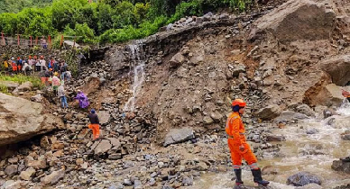 जम्मू-कश्मीर के रियासी में लैंडस्लाइड, 7 शव बरामद:रामबन में बादल फटा, 3 की मौत; पंजाब के 250 गांवों में बाढ़